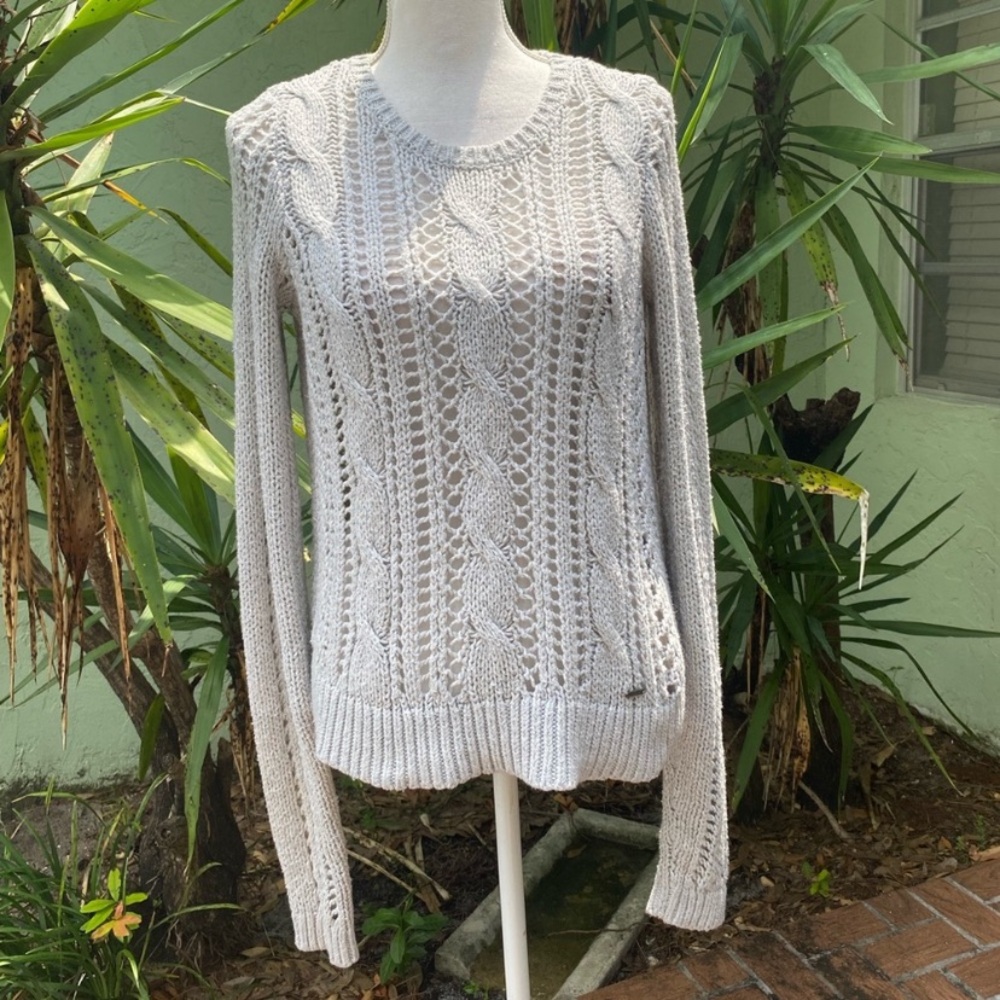 Abercrombie & Fitch Gray Knit Sweater